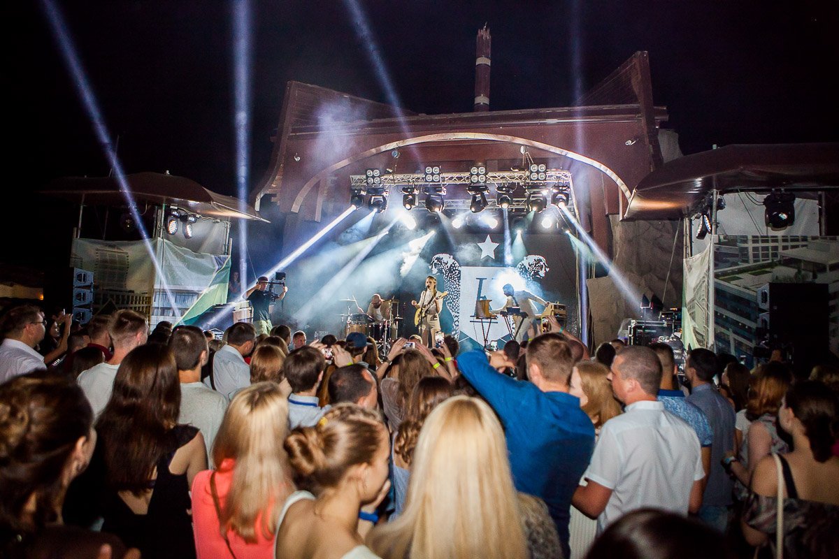 В эту ночь концерт прошел ярко и незабываемо 