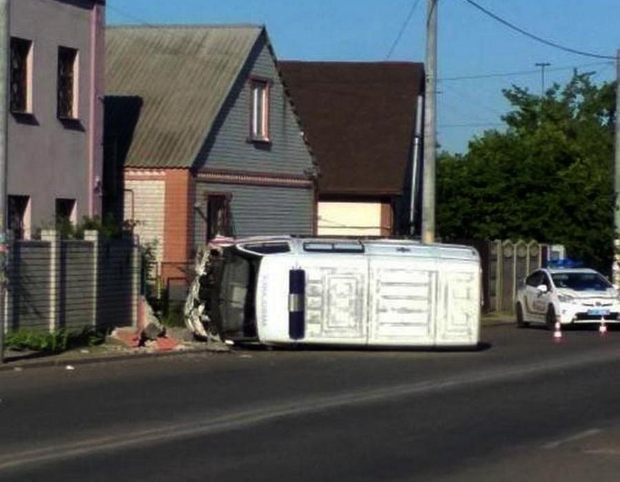 В результате аварии пострадал фельдшер скорой