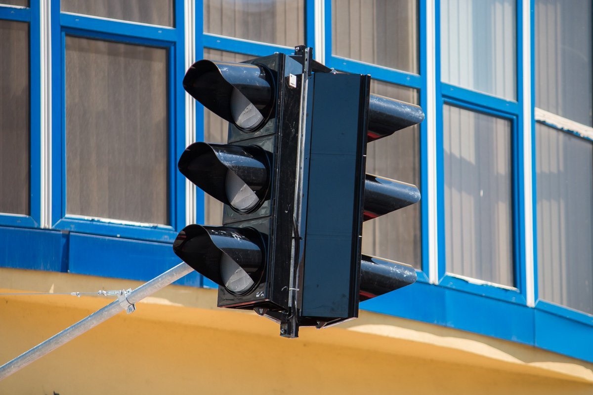 Наконец движение возле ТРЦ "МОСТ-сити" станет организованным