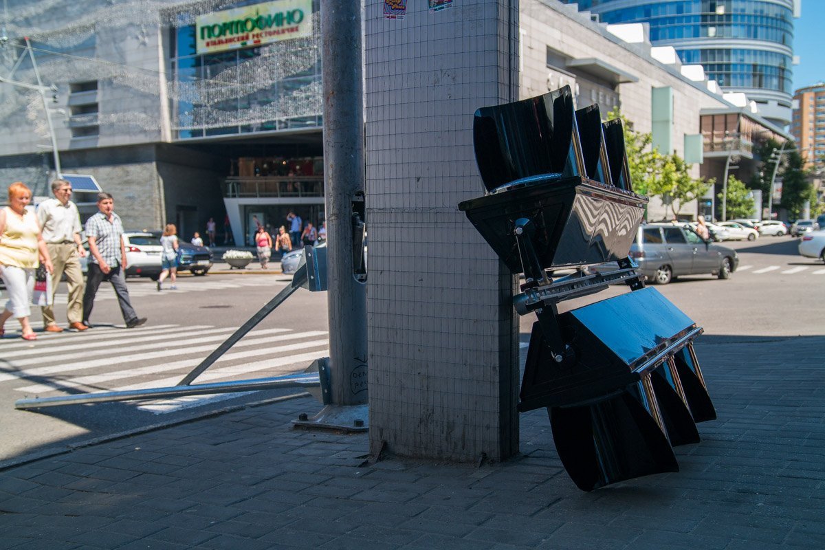 Еще немного, и он будет светит в ваши прекрасные глазки