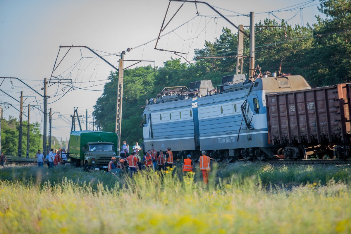 Посторонних не подпускают близко к месту Посторонних не подпускают близко к месту