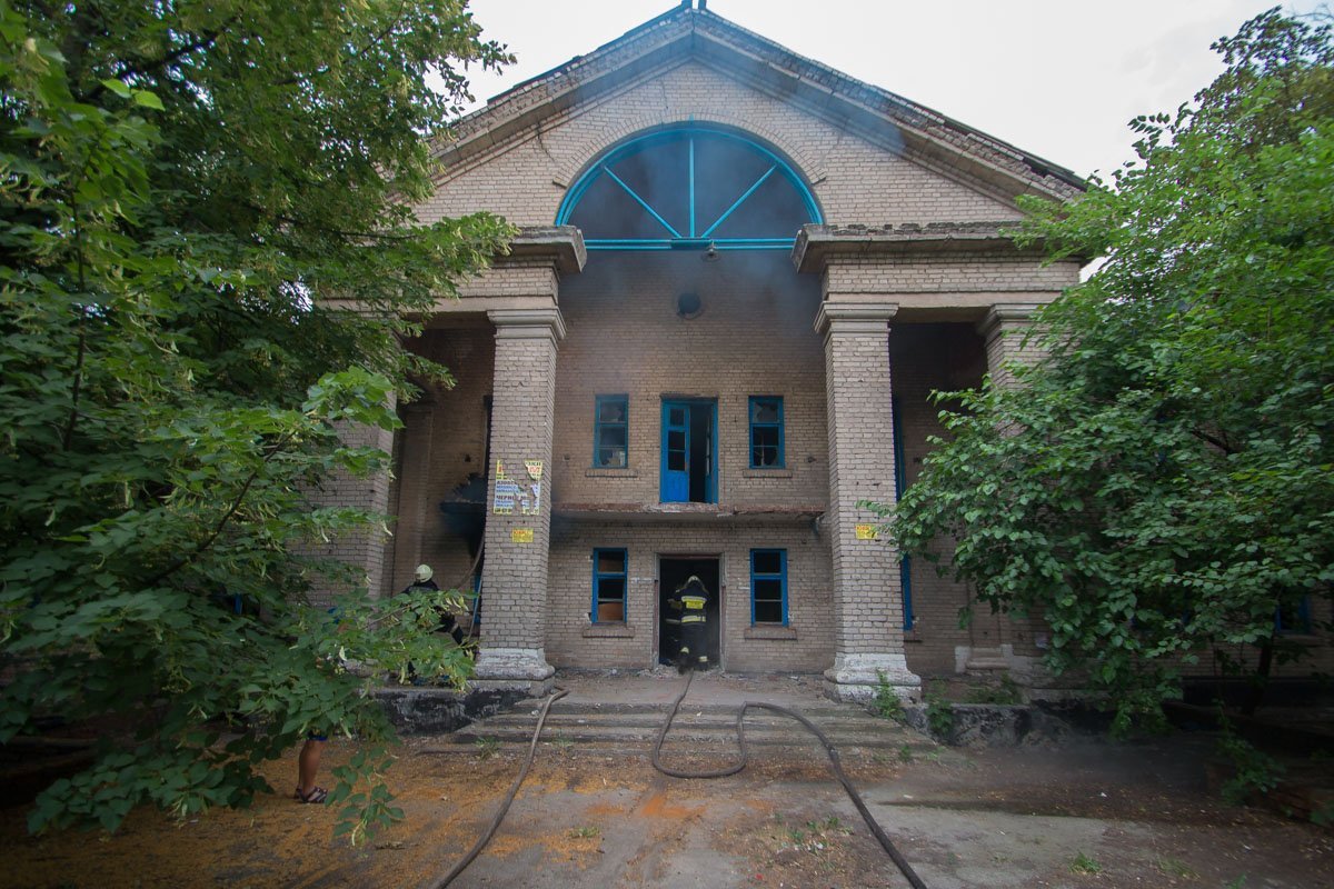 Дом частично заброшен