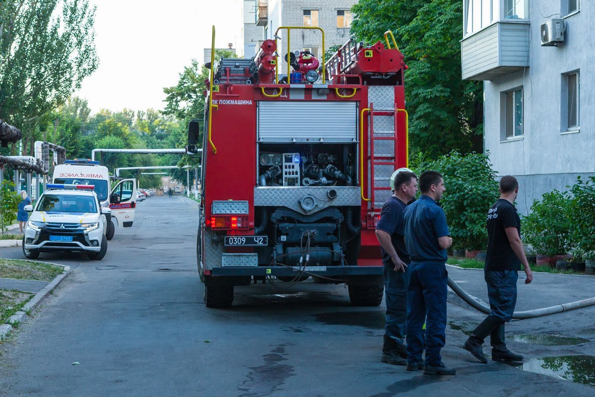 На улице Василия Сухомлинского, 50, случился пожар