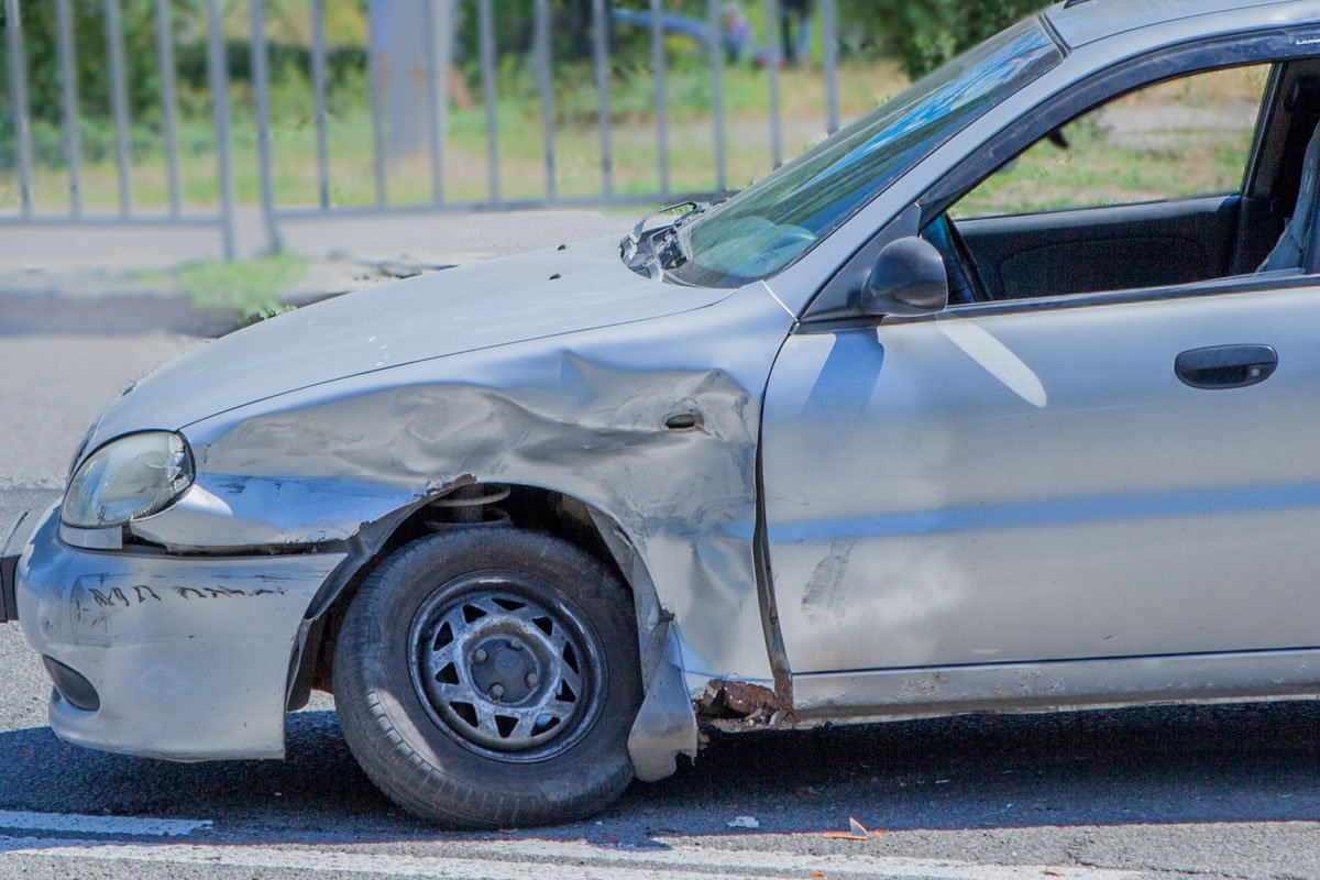 Водитель Daewoo говорит, что не заметил другое авто Водитель Daewoo говорит, что не заметил другое авто