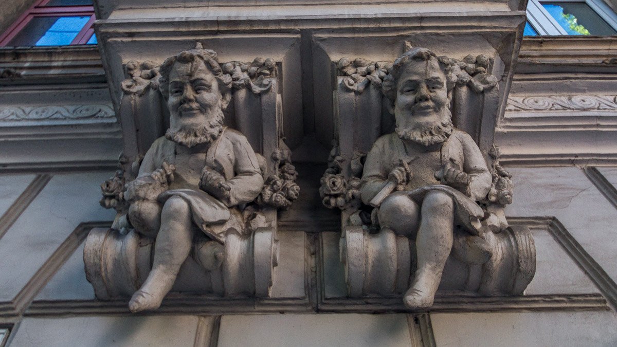 За хитрыми улыбками гномов скрыто множество тайн