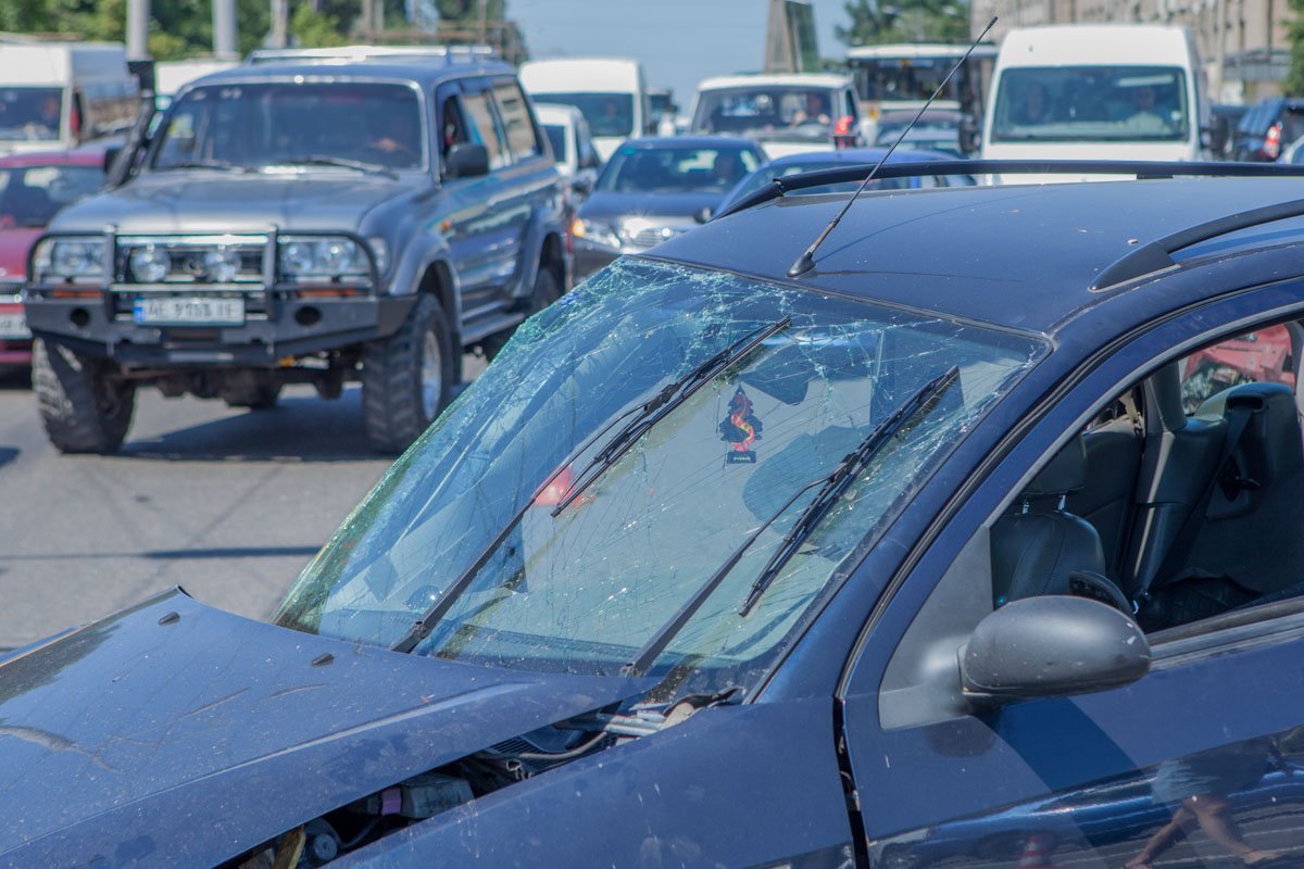 Парня с девушкой, которые находились в Ford, забрали в тяжелом состоянии Парня с девушкой, которые находились в Ford, забрали в тяжелом состоянии