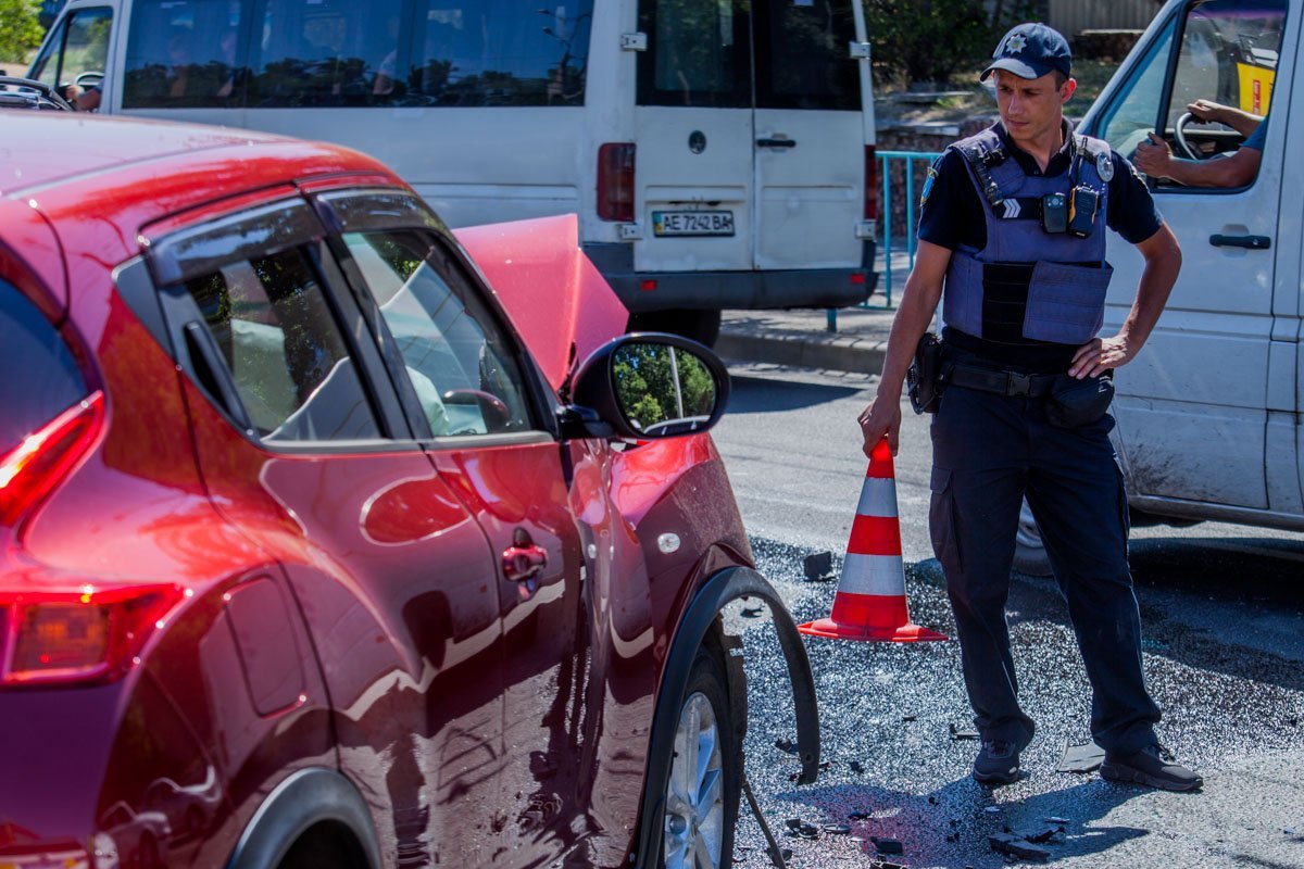 Авария стала причиной пробок на Слобожанском проспекте Авария стала причиной пробок на Слобожанском проспекте