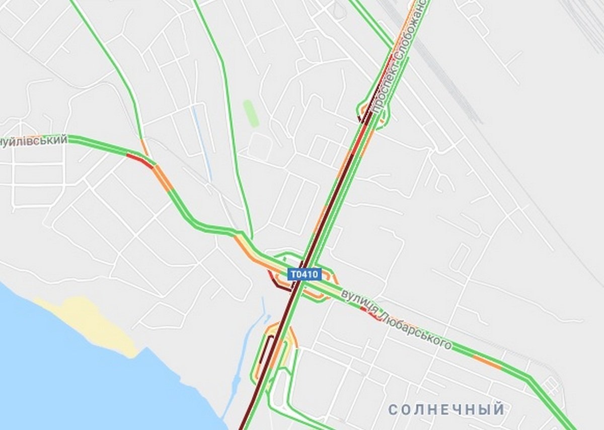 Большая тянучка образовалась на проспекте Слобожанском Большая тянучка образовалась на проспекте Слобожанском