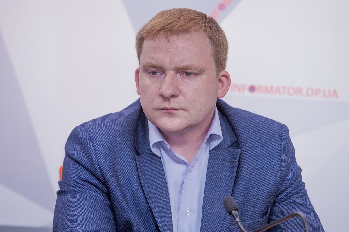 Начальник отдела аренды недвижимого имущества управления жилищно-коммунального хозяйства и коммунальной собственности Днепропетровского областного совета Евгений Выходов