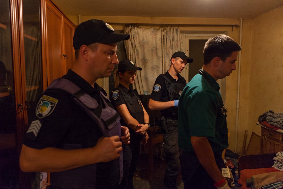 Мужчину доставят в специализированное медицинское учреждение Мужчину доставят в специализированное медицинское учреждение