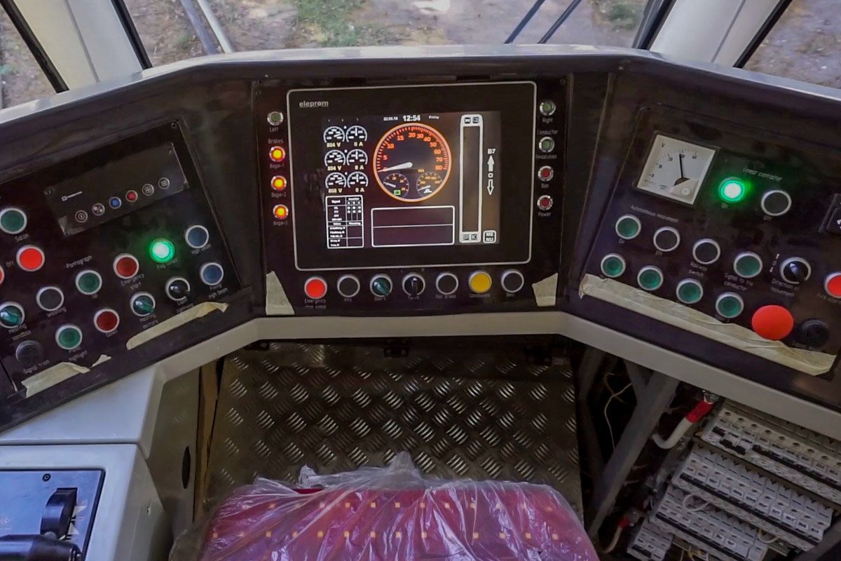 Современный пульт водителя