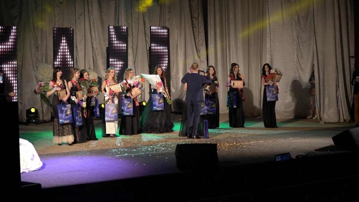 Для каждой из участниц был подготовлен специальный приз Для каждой из участниц был подготовлен специальный приз