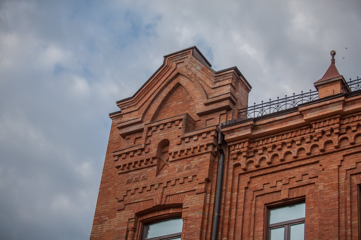 Дом стал одним из первых трехэтажных строений, возведенных в городе во время «строительной лихорадки» Дом стал одним из первых трехэтажных строений, возведенных в городе во время «строительной лихорадки»