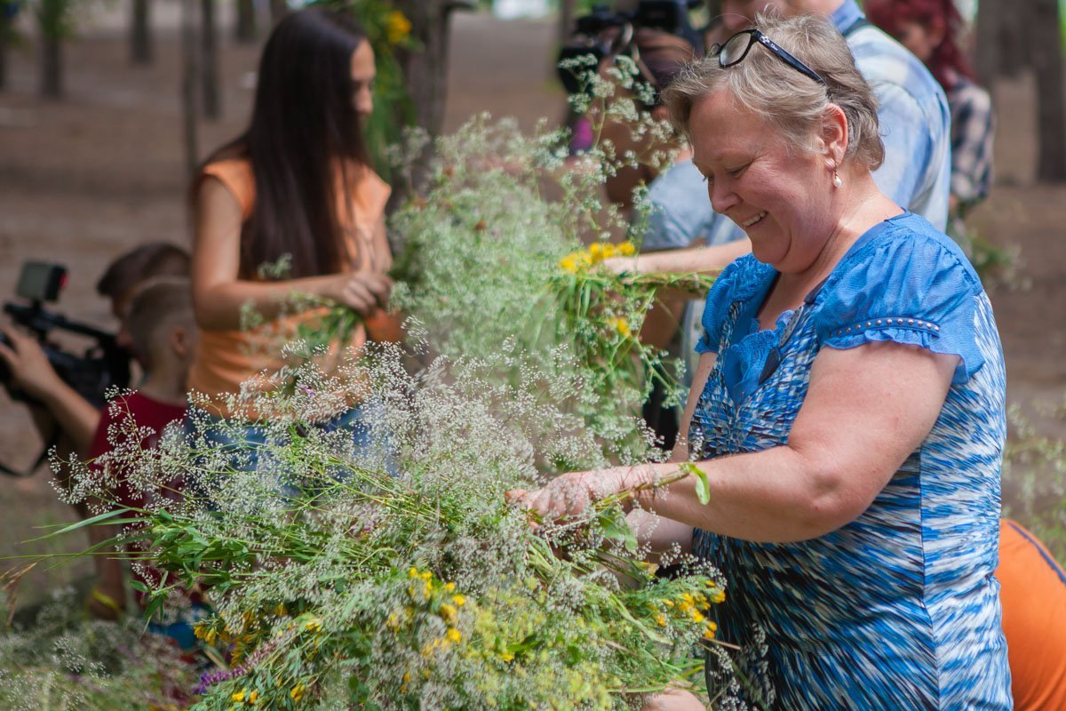 Собственноручно плели венки