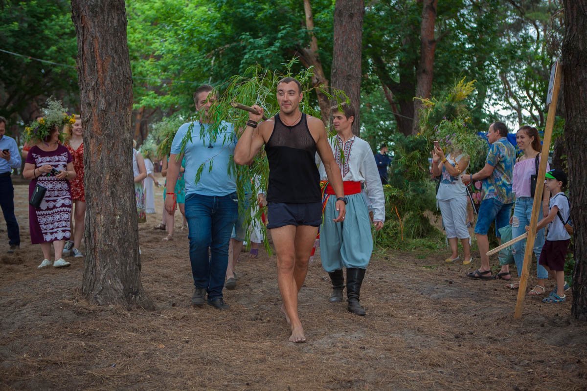 Только мужчины имеют право утопить Купалу