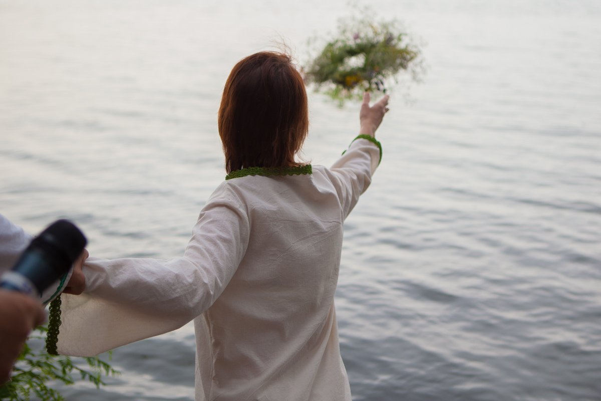 Девушки тоже топили в этот день