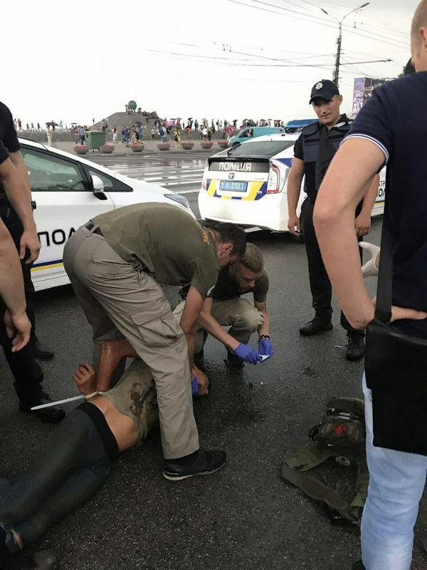 Мужчину доставили в отделение полиции Мужчину доставили в отделение полиции