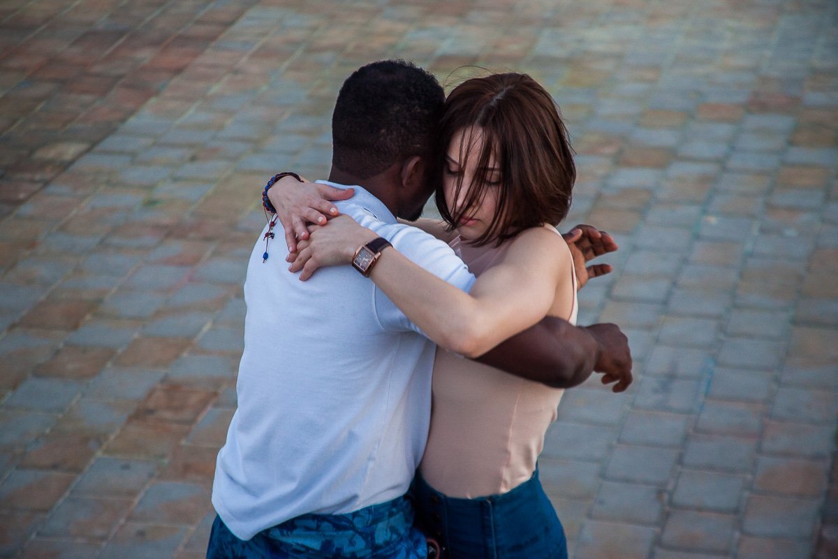 И научится взаимодействовать с партнером И научится взаимодействовать с партнером