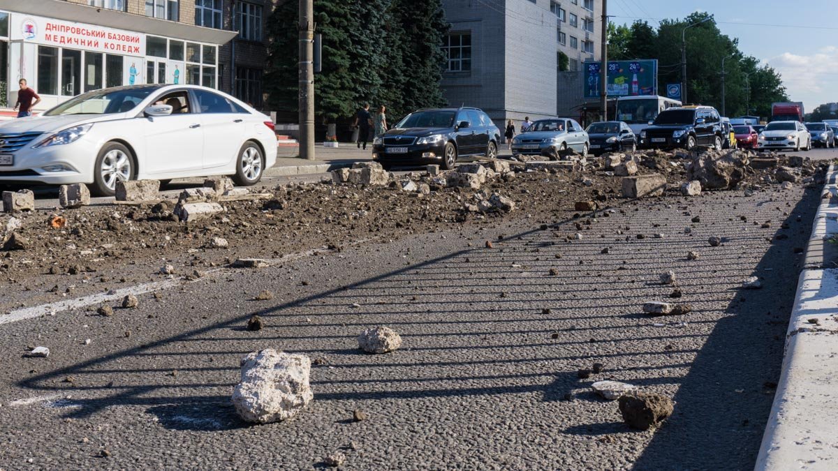 На проспекте Богдана Хмельницкого практически полностью остановилось движение транспорта На проспекте Богдана Хмельницкого практически полностью остановилось движение транспорта