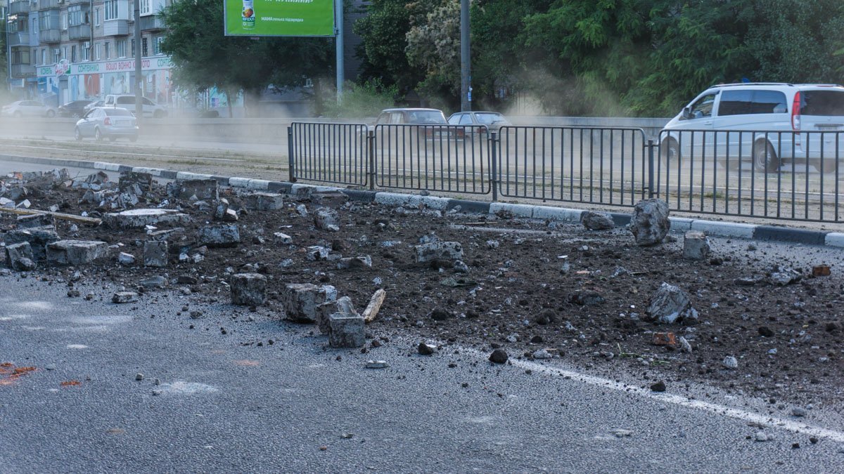 Предварительно, водитель грузовика находился за рулем в состоянии опьянения Предварительно, водитель грузовика находился за рулем в состоянии опьянения