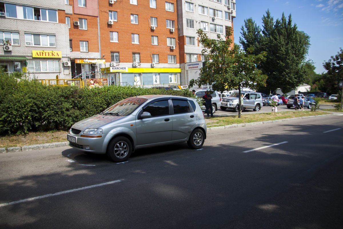 Chevrolet подрезал ВАЗ, когда тот перестраивался из полосы в полосу