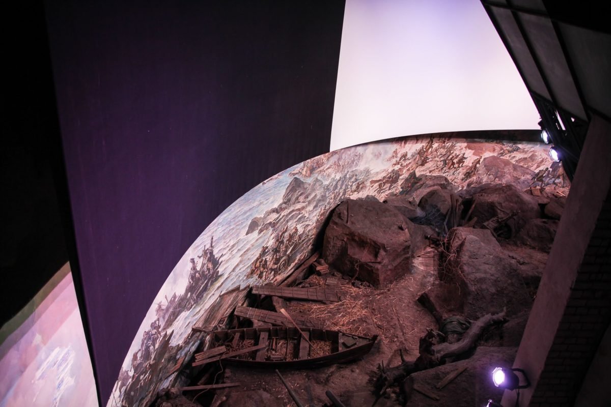 Экспозиция сверху