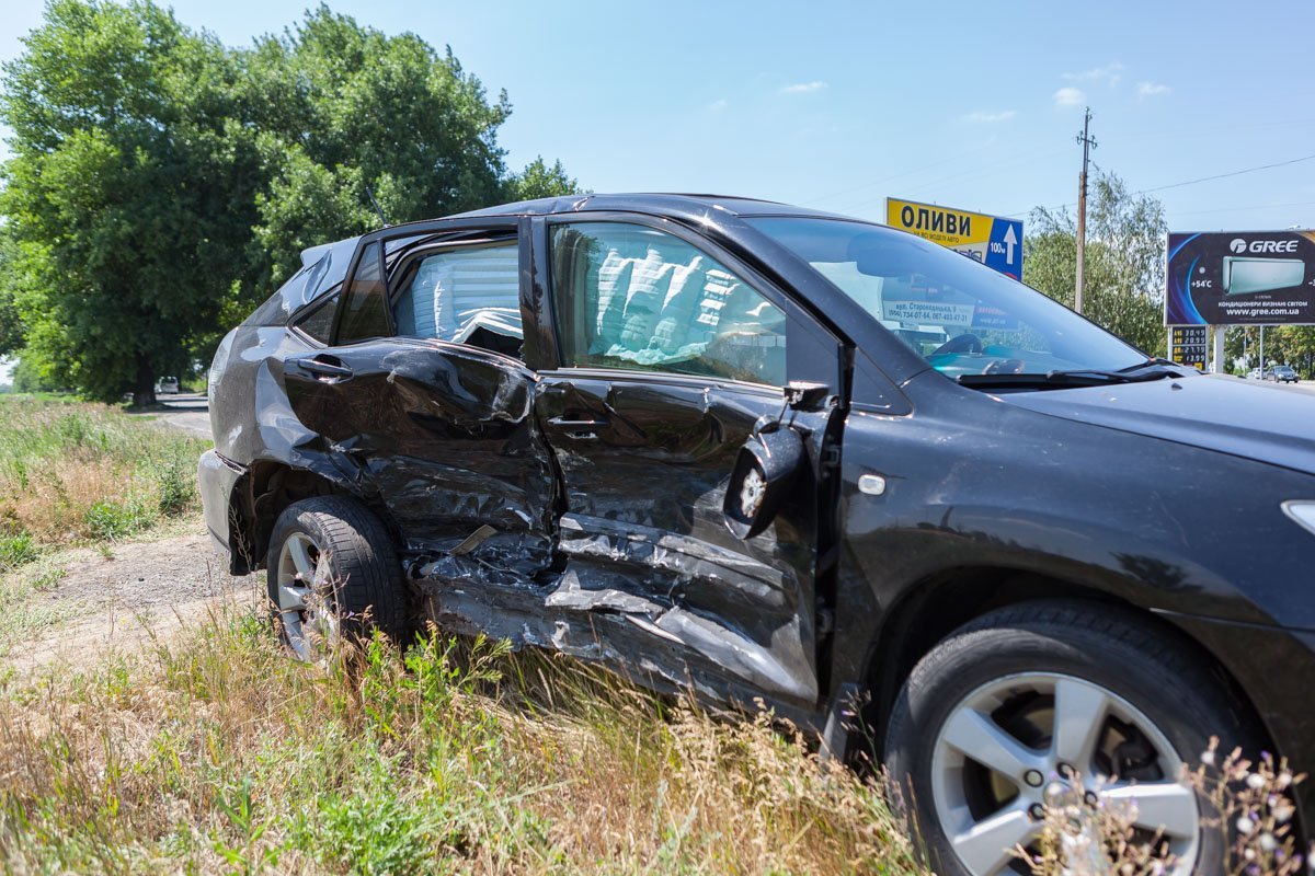 Повреждения Lexus