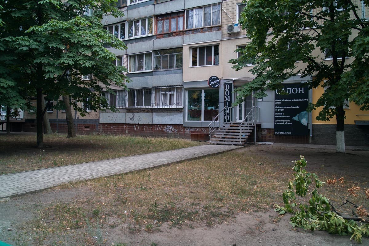 Несовершеннолетний похитил телефон из салона-ателье