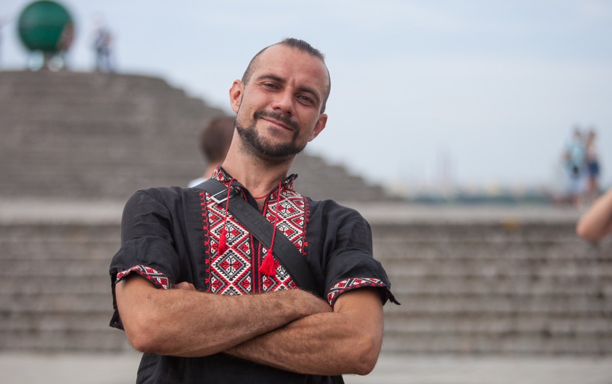 На Фестивальном причале состоялся флешмоб ко Дню Конституции Украины