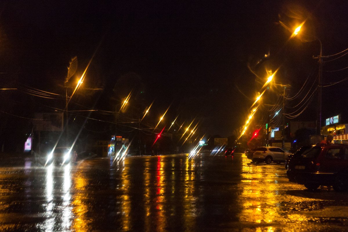 В этот дождливый вечер оставайтесь дома в кругу семьи и уделите время своим близким