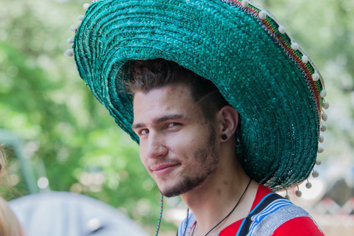 Эй детка, посмотри какое у меня сомбреро  Эй детка, посмотри какое у меня сомбреро