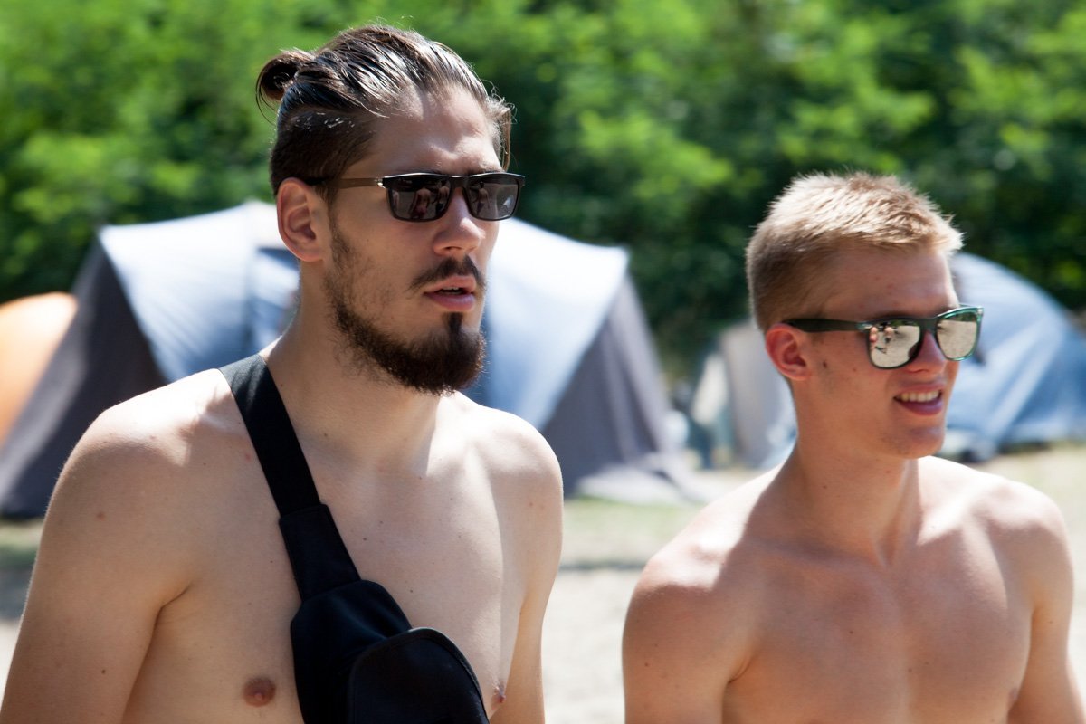 Черные очки,"банан" - и ты король пляжной вечеринки! Черные очки,"банан" - и ты король пляжной вечеринки!