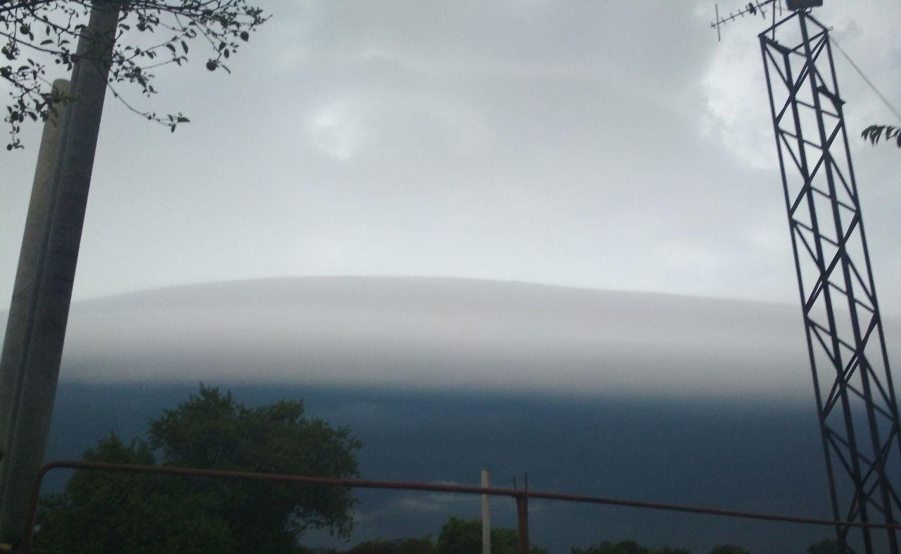 Серая радуга раскинулась над Днепром Серая радуга раскинулась над Днепром