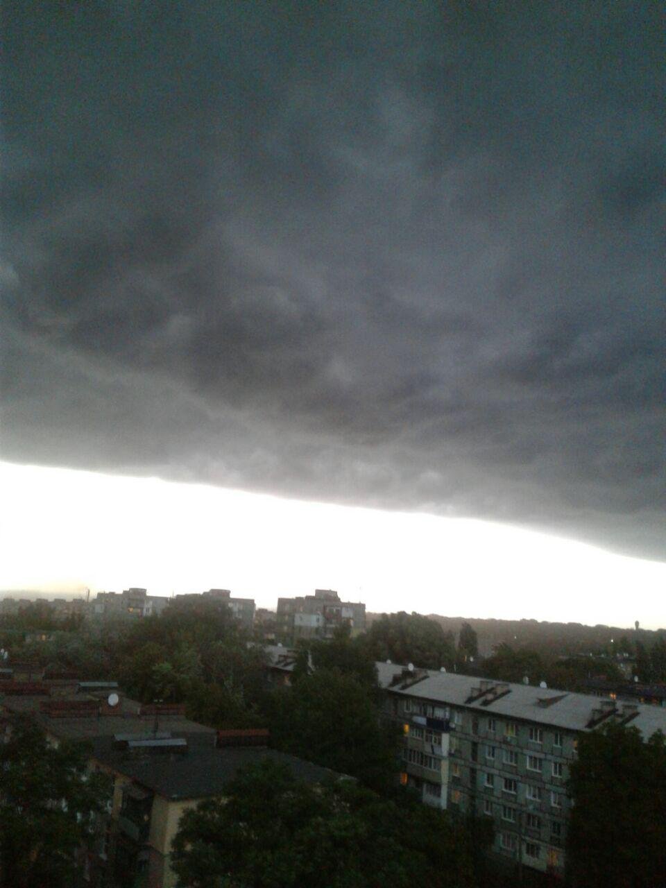 Кажется, что небо можно потрогать Кажется, что небо можно потрогать