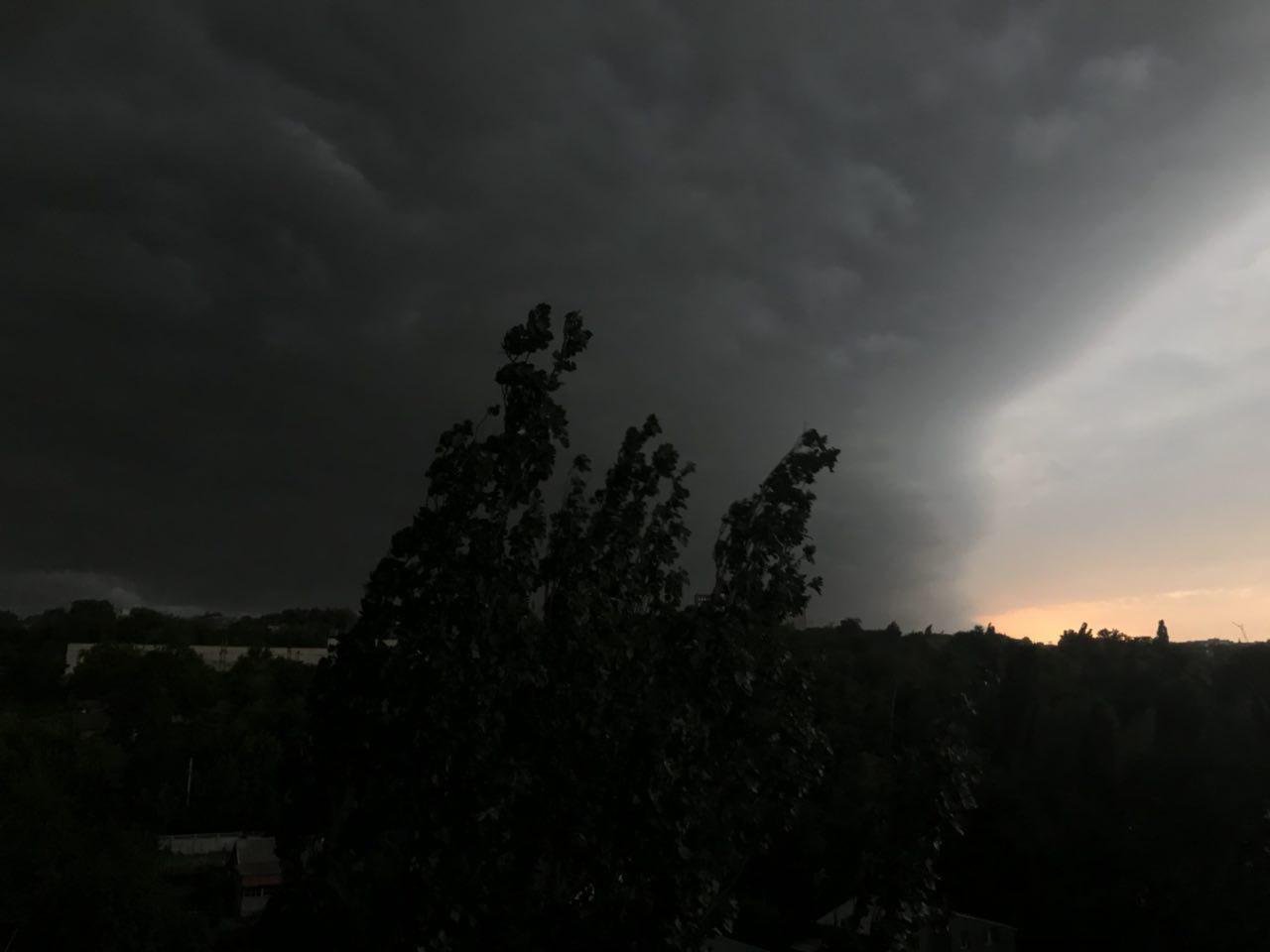 Непогода завораживает своей красотой Непогода завораживает своей красотой