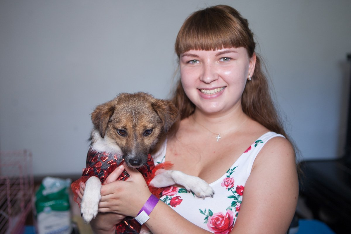 Зачем ты нарядила меня в это платье? :( Зачем ты нарядила меня в это платье? :(