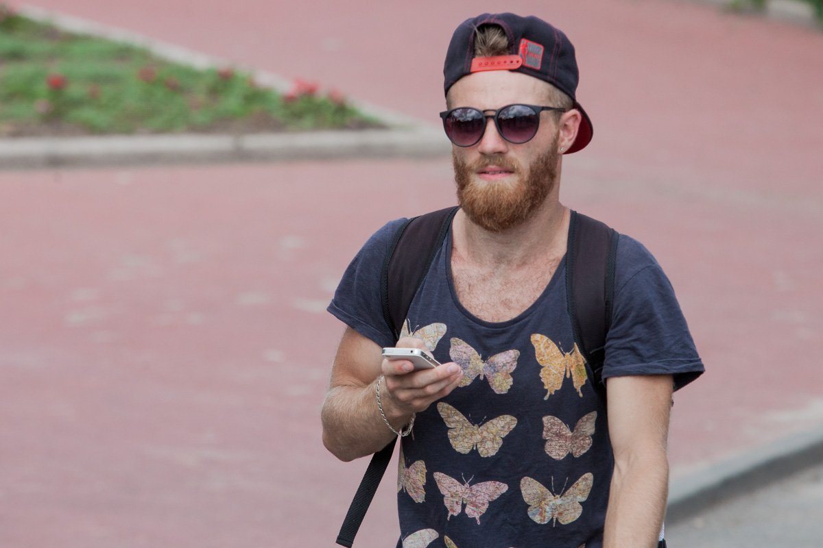 Очень сложно быть самым модным, даже здоровые мужики тебя фоткают