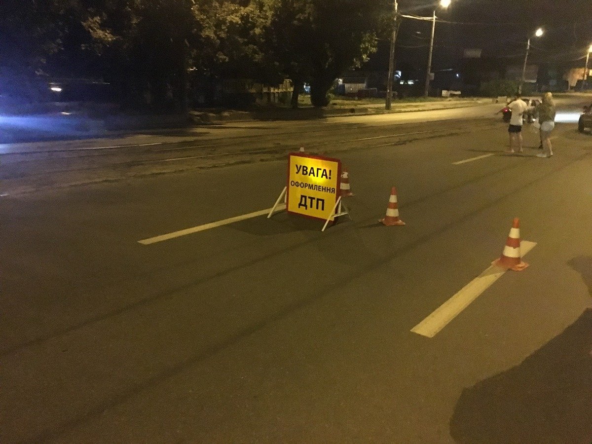 На проспекте Богдана Хмельницкого столкнулись Ford и Kia