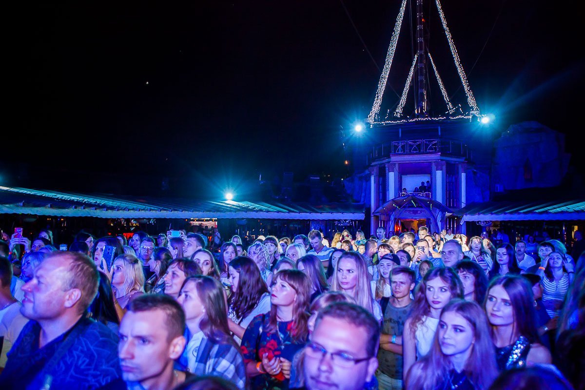 Людей на музыкальный вечер пришло много