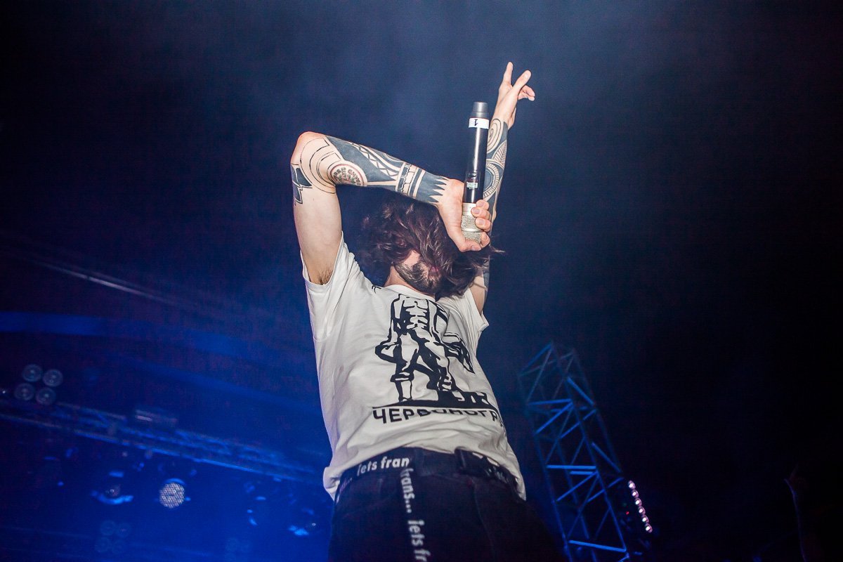 Вокалист группы Антон Савлепов