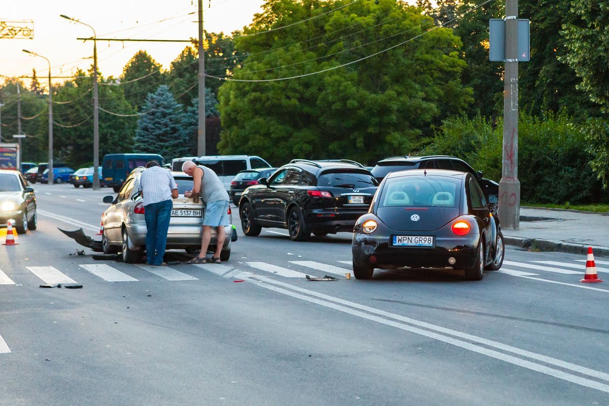 Столкнулись Volkswagen, Daewoo и микроавтобус Opel