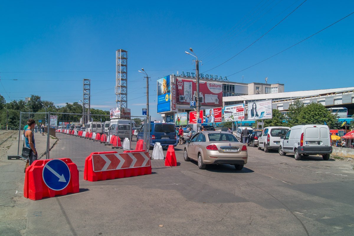 Движение в районе автовокзала затруднено Движение в районе автовокзала затруднено
