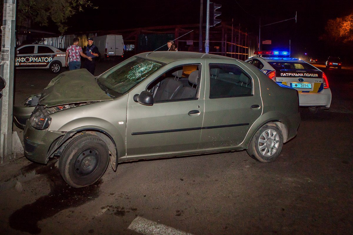 Машину с места заберет эвакуатор