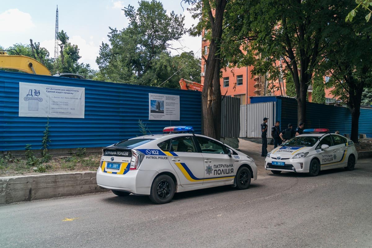 На место находки сразу же вызвали патрульных На место находки сразу же вызвали патрульных