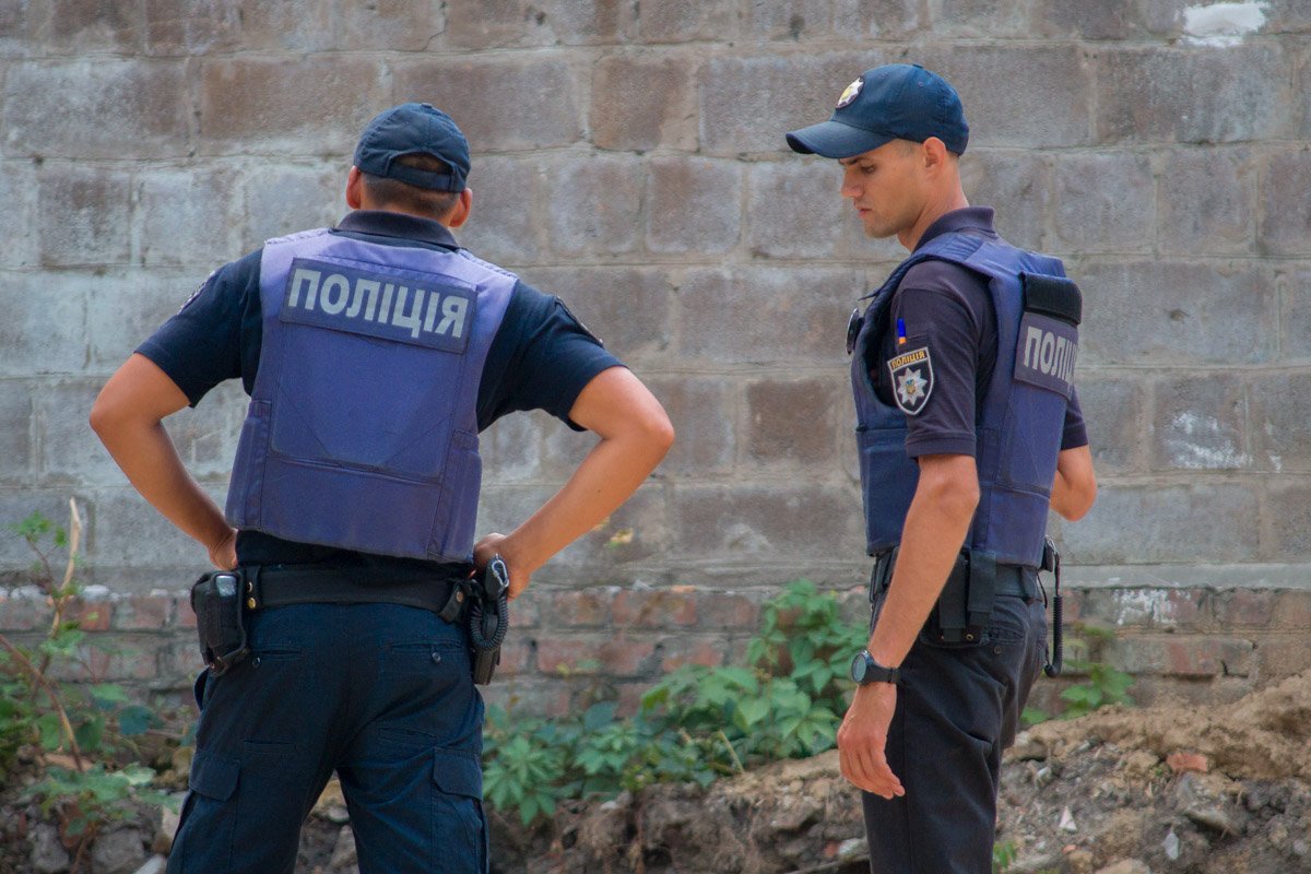 Ожидается приезд взрывотехников Ожидается приезд взрывотехников