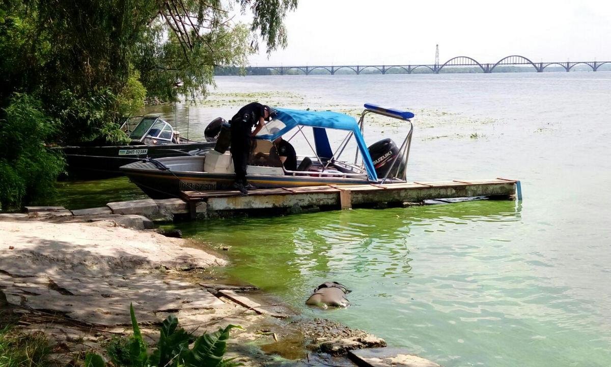 Тело, которое плыло по реке, мужчина увидел под Новым мостом Тело, которое плыло по реке, мужчина увидел под Новым мостом