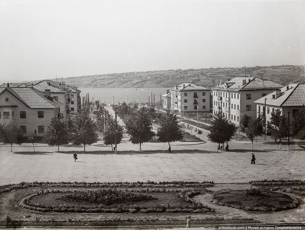 В 1974-м, по данным "Большой Советской энциклопедии", Приднепровск насчитывал 18 тысяч жителей