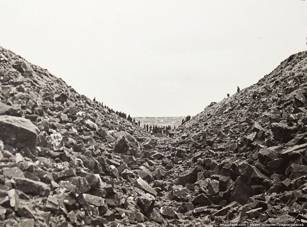 Первый энергоблок был запущен в конце 1954-го, а в 1956-м была достигнута мощность 600 МВт