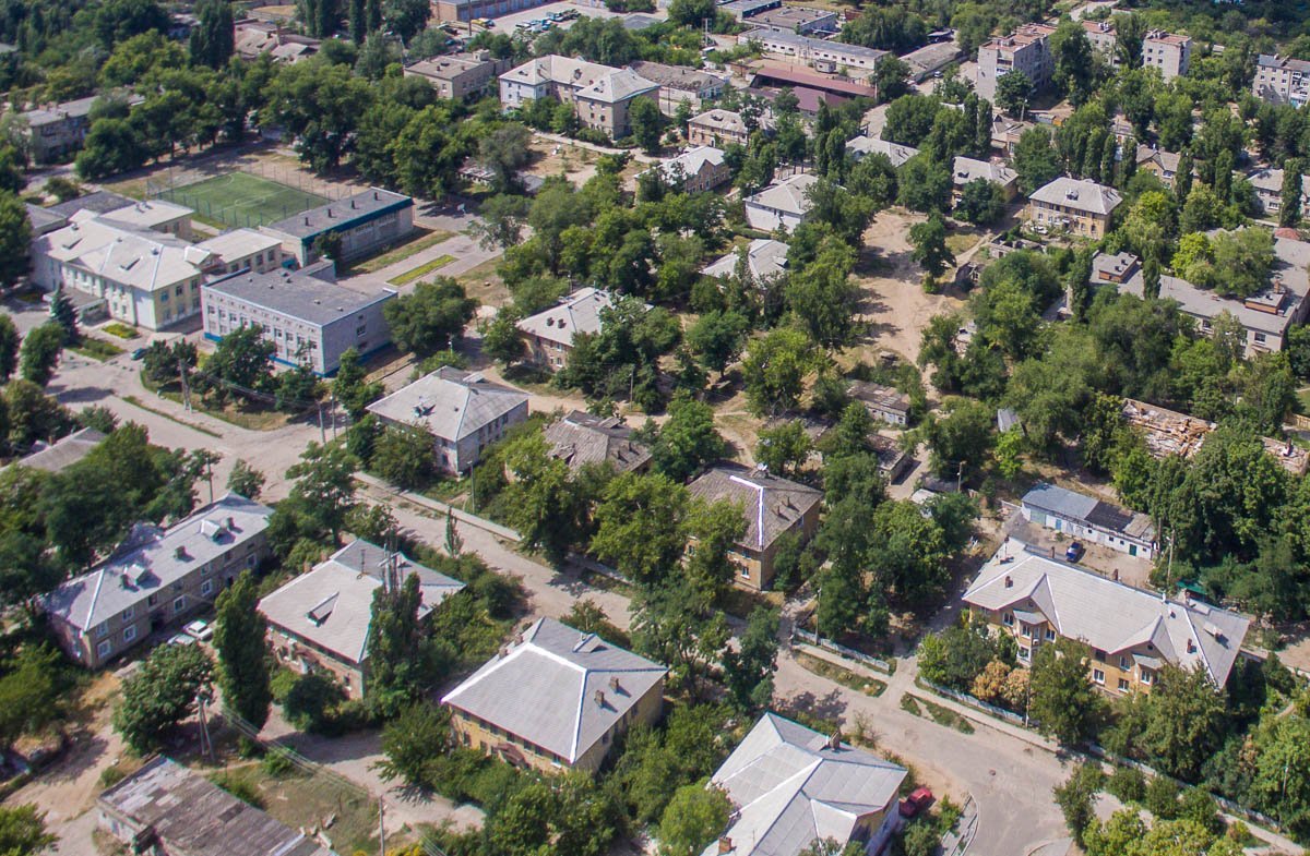 В конце декабря 1956 г. облисполком преобразовал его в город районного подчинения Приднепровск