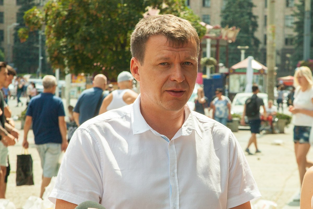 По заключению комиссии повреждено 115 квадратных метров покрытия